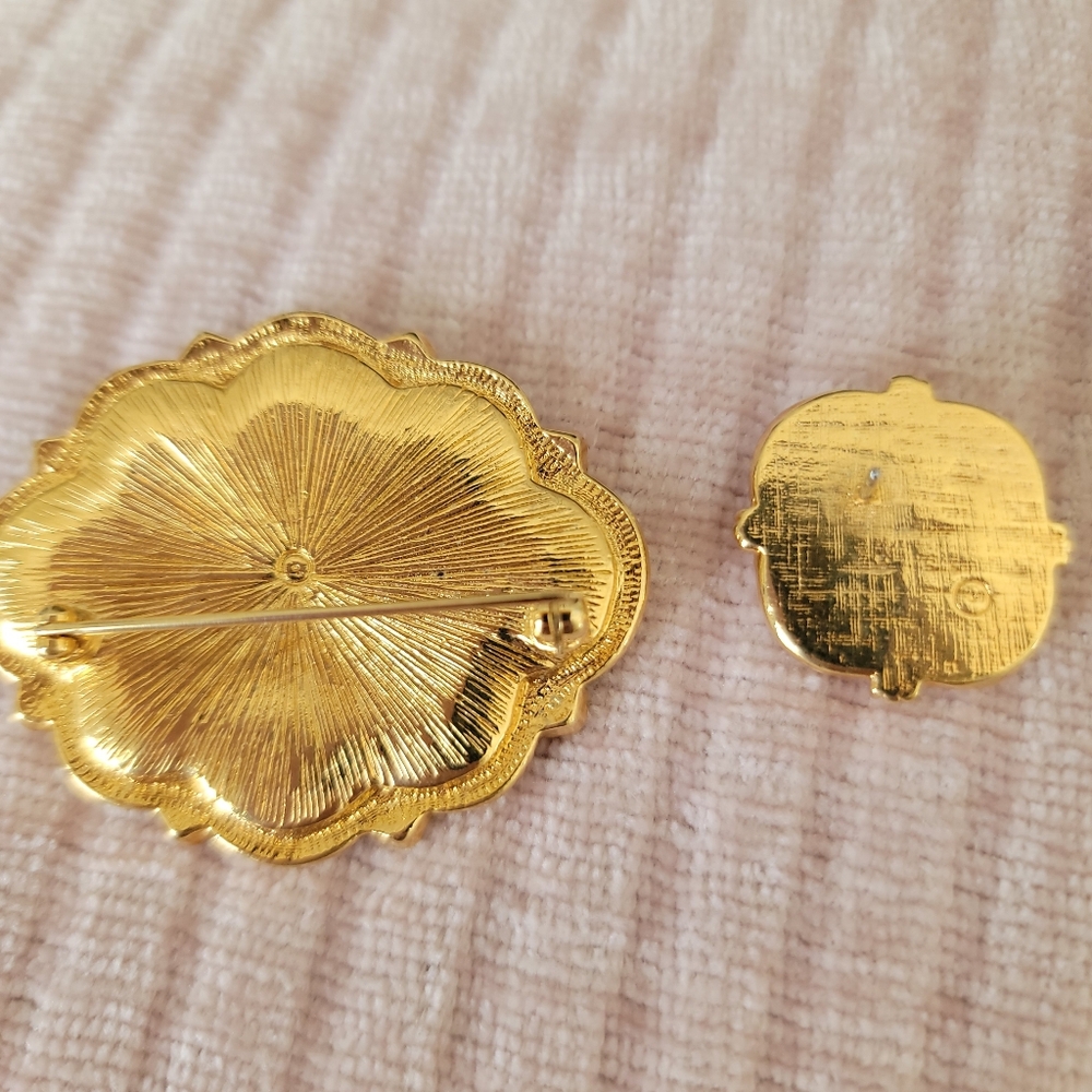 Avon Gold and Cream Brooch Set VTG - Picture 5 of 6
